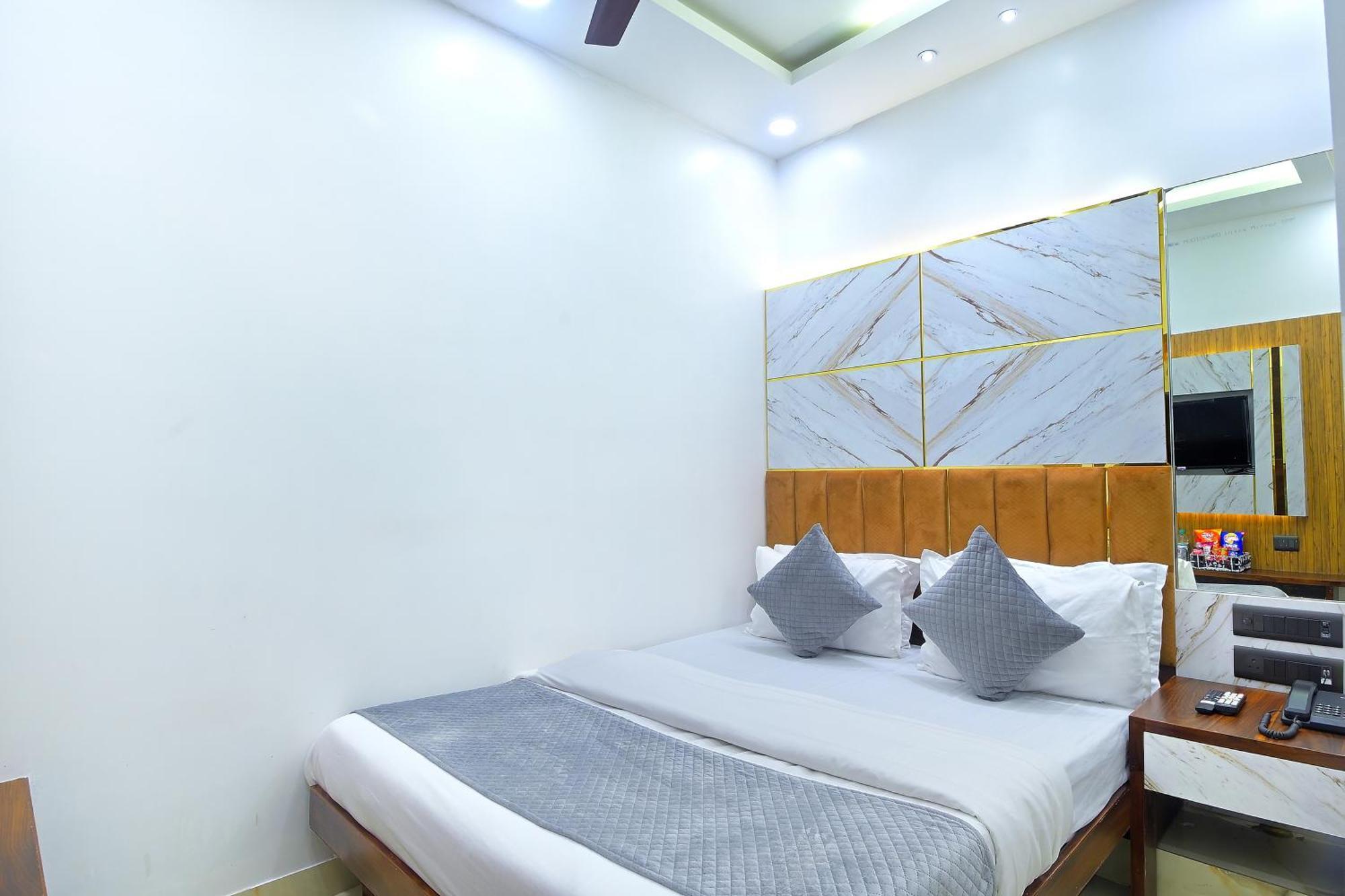 Hotel Nav Durga "2 Walking From New Delhi Railway Station" Экстерьер фото